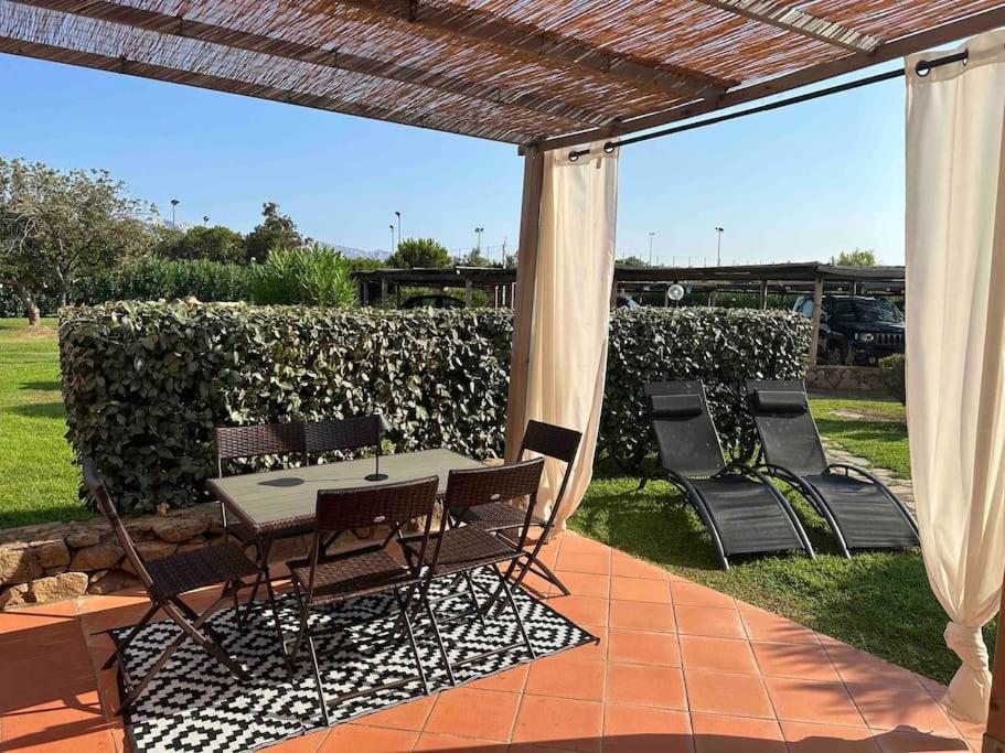 Casa Smeralda: Con Giardino E Vicino Al Mare Punta Molara Esterno foto