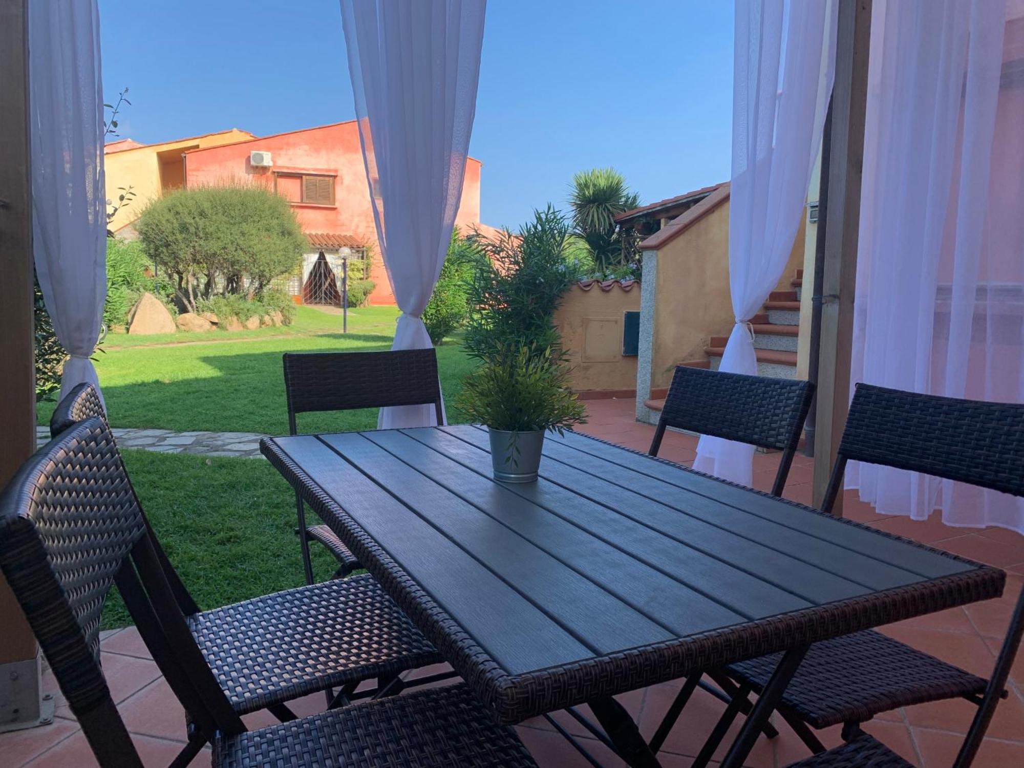 Casa Smeralda: Con Giardino E Vicino Al Mare Punta Molara Esterno foto